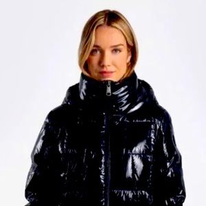 Lole Everly Shiny Black Cropped Down Puffer Jacket New w/Tags Size Medium